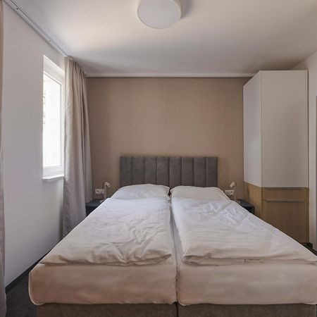 Hotel Taxis Bratislava - New Rooms Eksteriør bilde